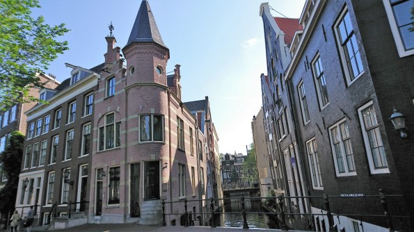 Round doors and windows